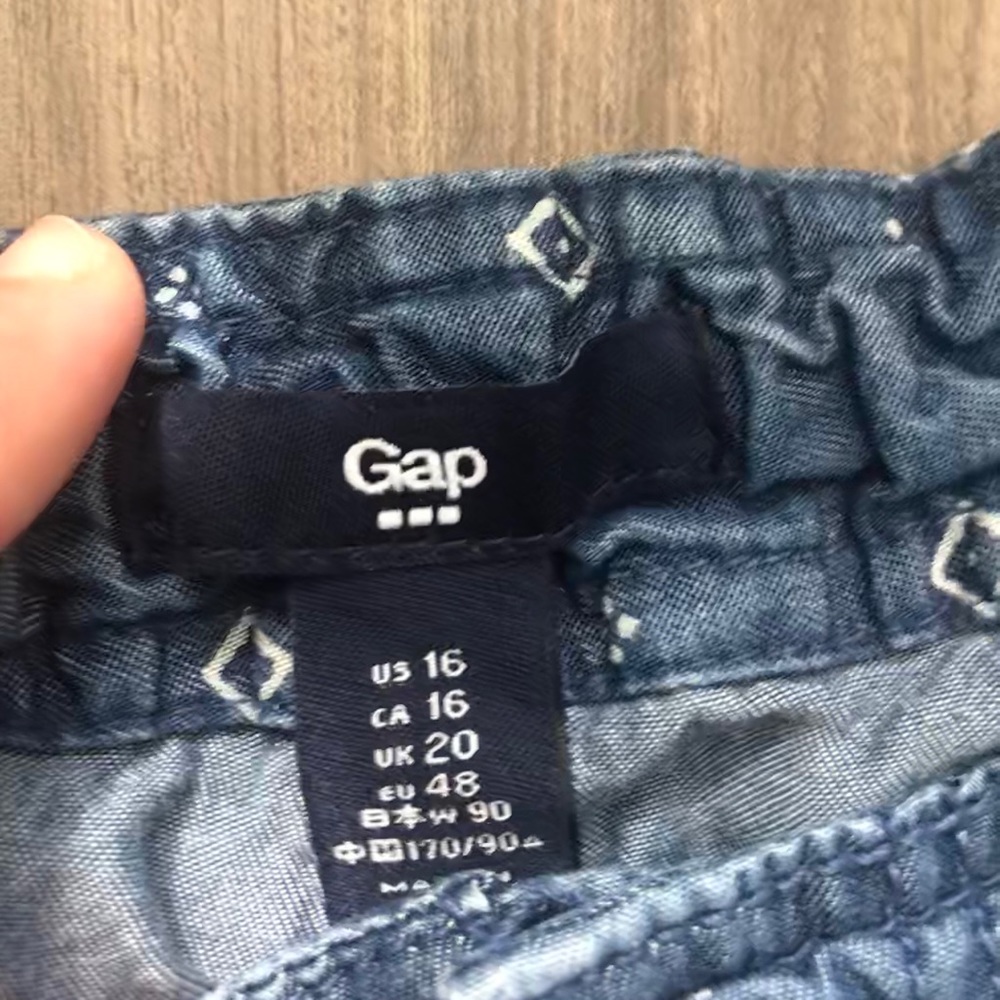 Gap Patterned Shorts - Picture 3 of 3